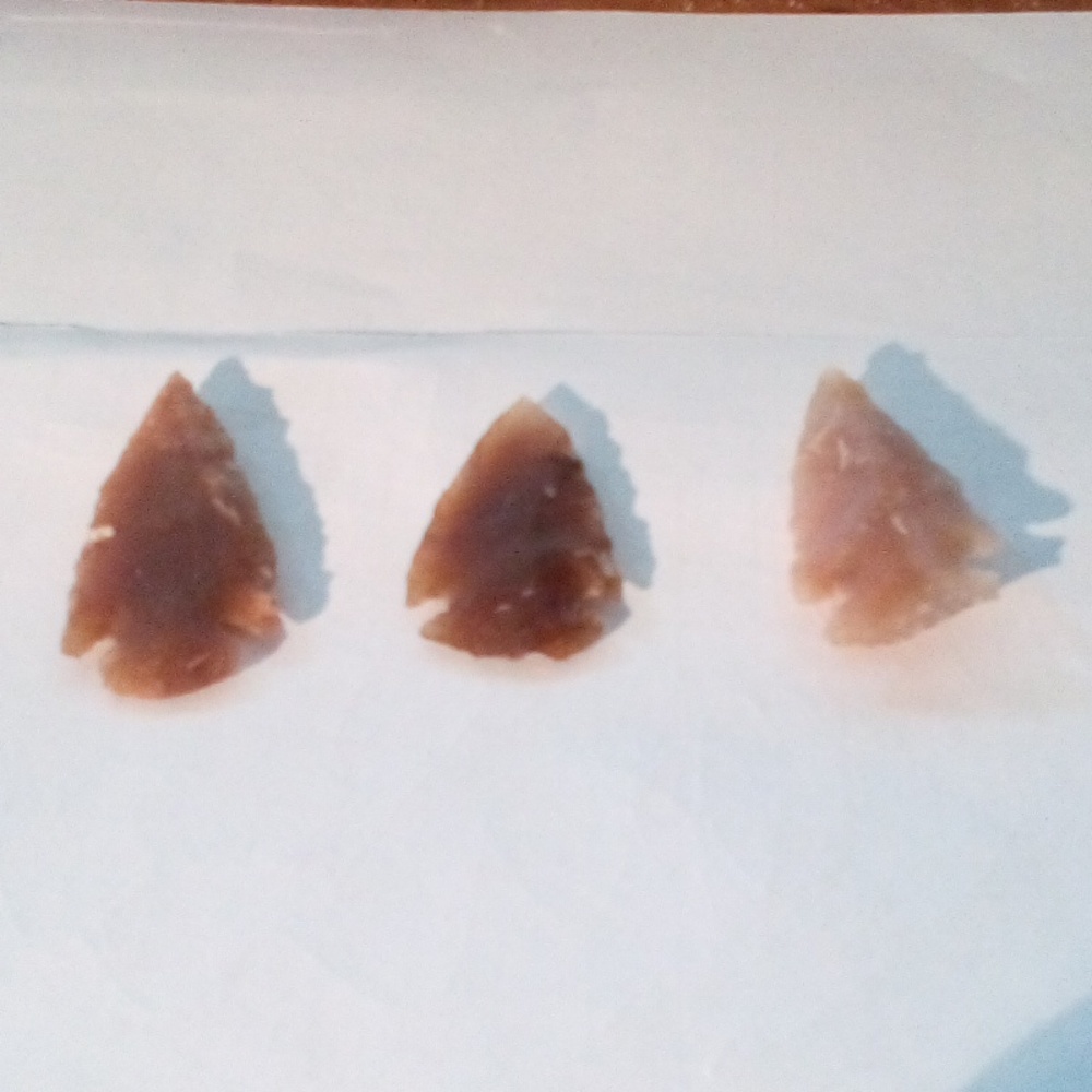 Authentic Indian Arrowhead 3 Arrowheads Artifact